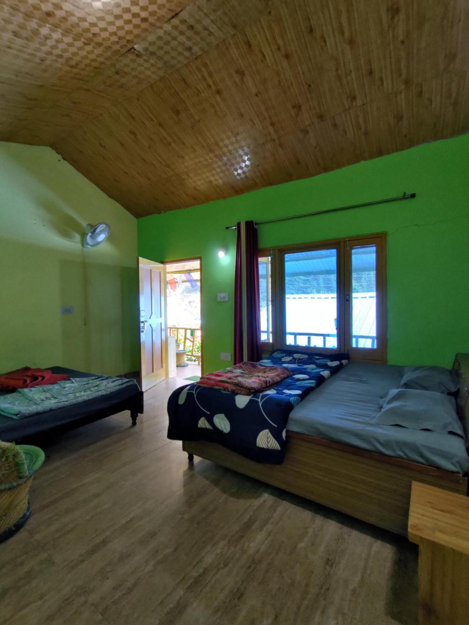 Lee Garden Himalayan Wooden Cottages Kasol Exteriör bild